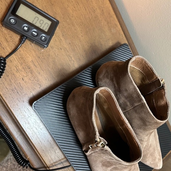 Corso Como Suede Pointed Toe Ankle Boots Women's Size 8M Taupe Side Zip Flat - Picture 9 of 9